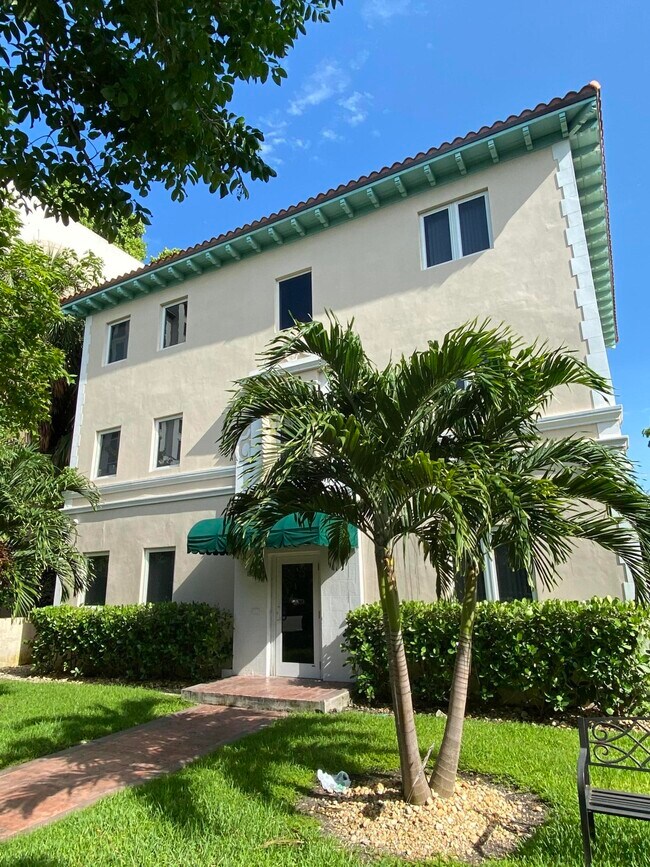 222 Sidonia Ave-Unit -2 in Coral Gables, FL - Building Photo - Building Photo