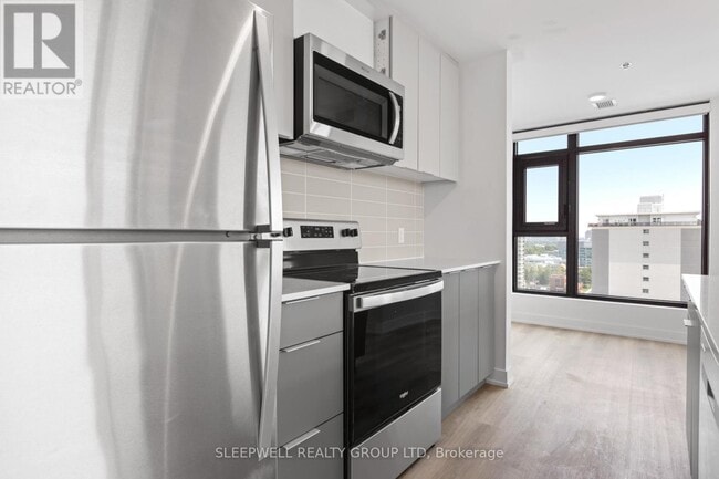 1360 Carling Ave in Ottawa, ON - Building Photo - Building Photo