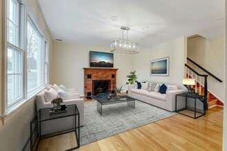 11 Old Tappan Rd in Old Tappan, NJ - Building Photo - Building Photo