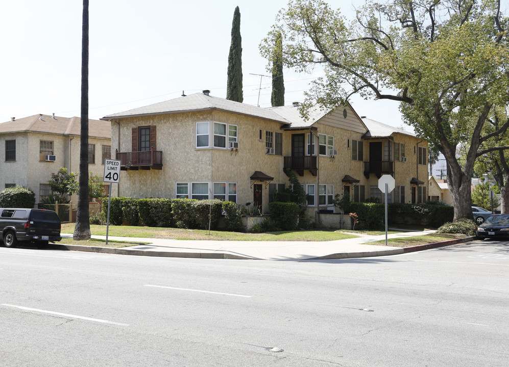 926 Norton Ave in Glendale, CA - Foto de edificio