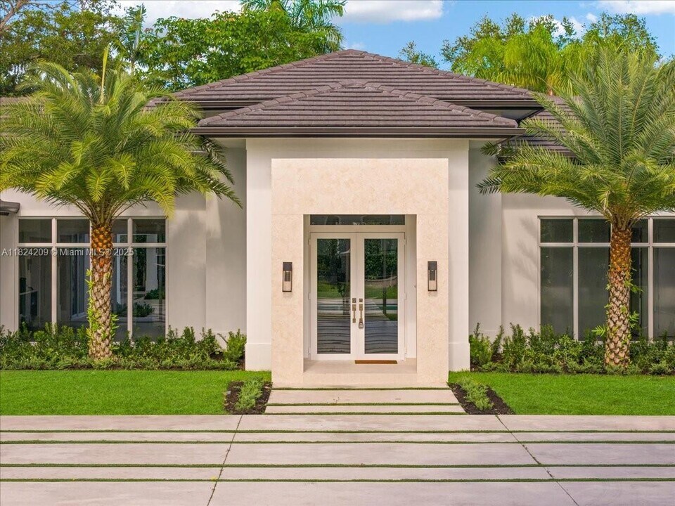 9025 SW 114th St in Miami, FL - Building Photo