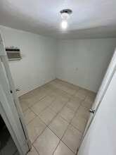 1155 SW 129th Ave in Miami, FL - Foto de edificio - Building Photo