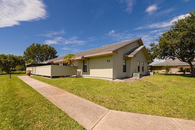 3970 NW Cinnamon Tree Cir in Jensen Beach, FL - Building Photo - Building Photo