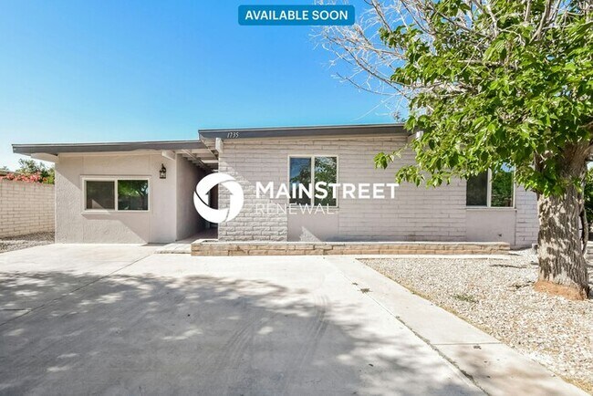 property at 1735 E Warren Pl