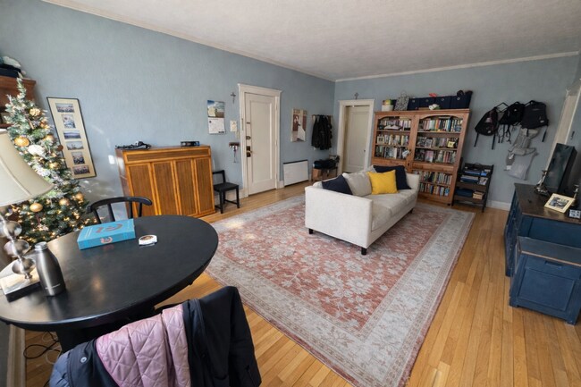 property at 18 Alton Pl