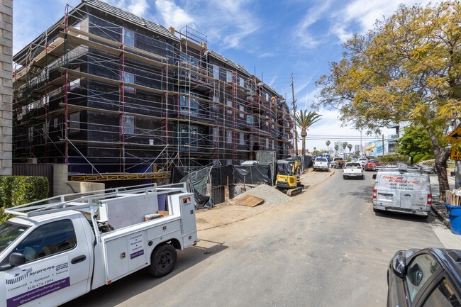 1821-1825 Pandora Ave in Los Angeles, CA - Foto de edificio - Building Photo