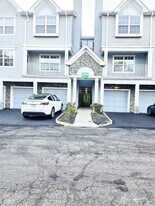 201 Prestwick Way in Edison, NJ - Building Photo