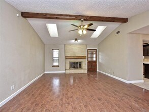 2407 Versailles Dr in Cedar Park, TX - Building Photo - Building Photo