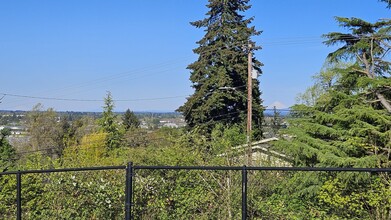 1198 Heather Ln SE in Salem, OR - Foto de edificio - Building Photo
