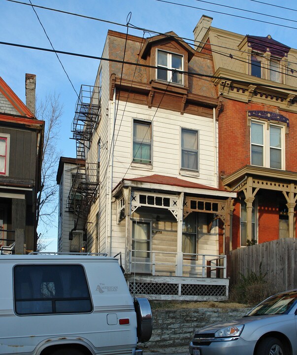 2315 Kenton St in Cincinnati, OH - Building Photo