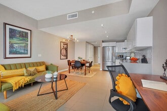 90 NE 17th St in Miami, FL - Building Photo - Building Photo