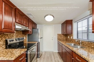 11102 W Glenrosa Ave, Unit E239 in Phoenix, AZ - Building Photo - Building Photo