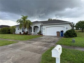 265 Richmond Ave S in Lehigh Acres, FL - Building Photo
