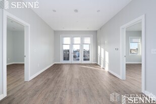 37 Medford St, Unit 206 in Somerville, MA - Building Photo