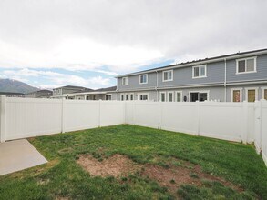 1393 Stewart Falls Dr in Riverton, UT - Building Photo - Building Photo