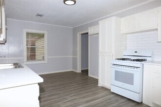 617 Hurst Pl in Angleton, TX - Building Photo - Building Photo
