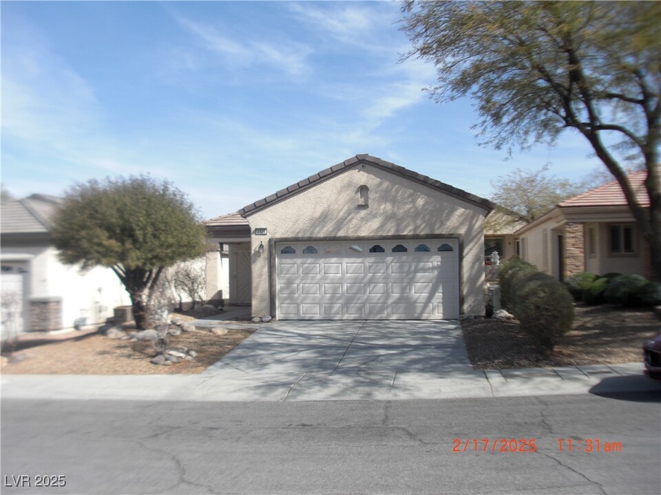 2320 Celestial Moon St in Henderson, NV - Building Photo