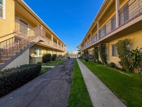 5919-5925 Crenshaw Blvd in Los Angeles, CA - Building Photo - Building Photo