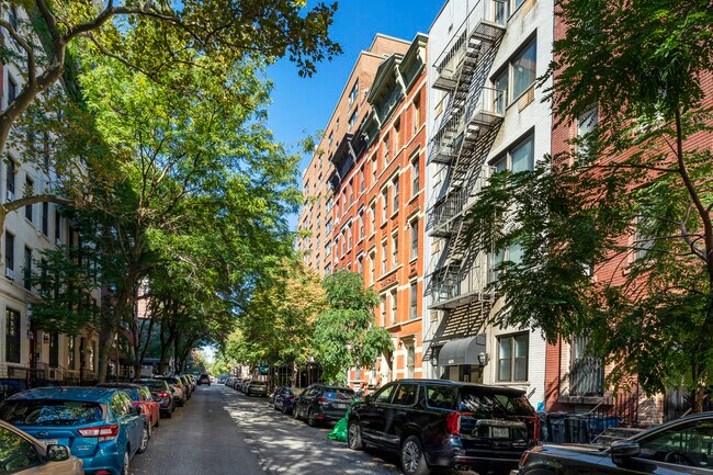 515 E 85th St in New York, NY - Foto de edificio - Building Photo