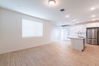 6313 E Meritage Dr in Fresno, CA - Building Photo - Building Photo