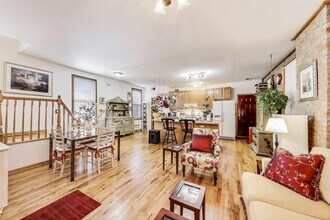 1509 W Thomas St, Unit 3R in Chicago, IL - Foto de edificio - Building Photo