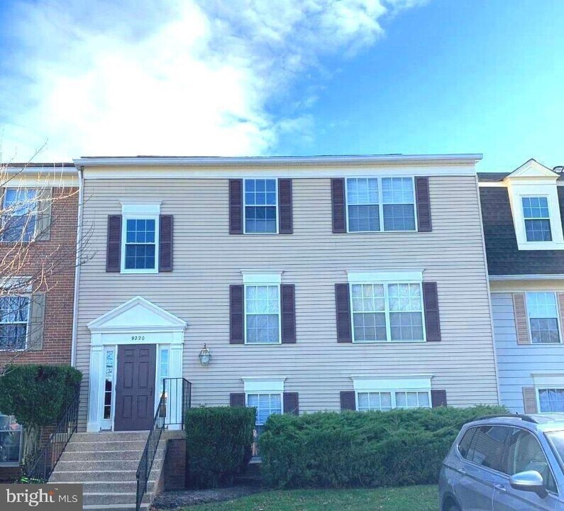 9220 Caspian Way in Manassas, VA - Building Photo