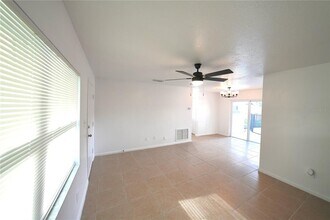 2619 Hendy Ct in Orlando, FL - Building Photo - Building Photo