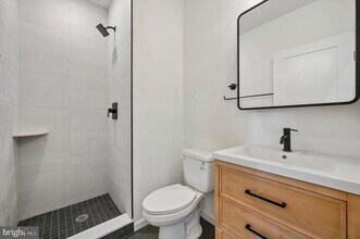 627 N 16th St in Philadelphia, PA - Building Photo - Building Photo