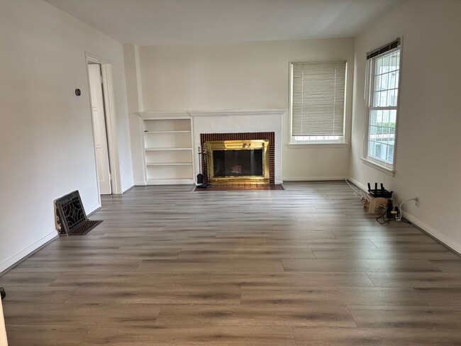 14217 Riverside Dr in Los Angeles, CA - Building Photo - Building Photo