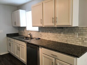 902 Lauderhill Ln in Fort Walton Beach, FL - Building Photo - Building Photo