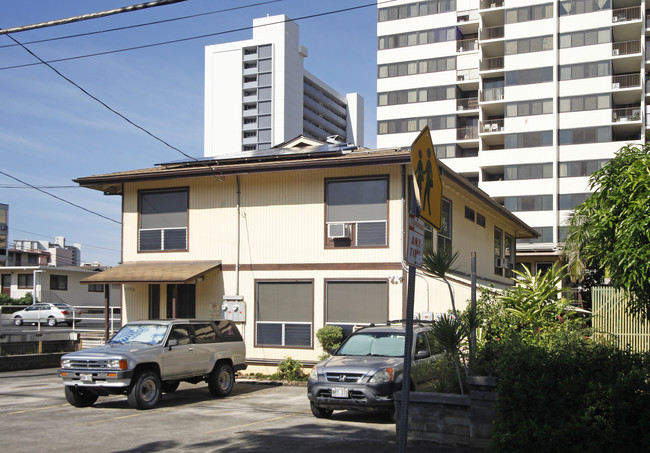 1536 Liholiho St in Honolulu, HI - Building Photo - Building Photo