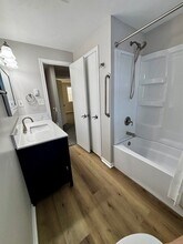 981 Yale Ave, Unit 1 in Mansfield, OH - Building Photo - Building Photo