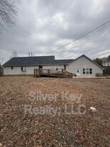 200 Co Rd 439 in Athens, TN - Building Photo