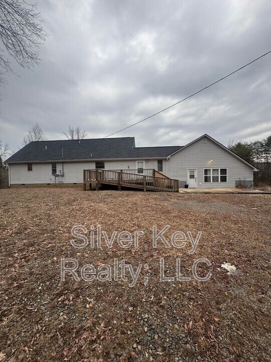 200 Co Rd 439 in Athens, TN - Building Photo