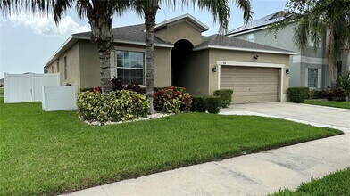 914 Peregrine Hill Pl in Ruskin, FL - Building Photo - Building Photo