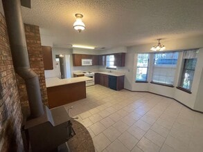 2403 Sierra Vista Rd in Artesia, NM - Building Photo - Building Photo