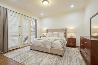 521 Lovett Blvd in Houston, TX - Building Photo - Building Photo