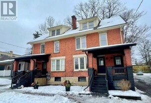 77 Cartwright St in London, ON - Building Photo
