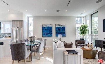 4429 Tujunga Ave in Los Angeles, CA - Foto de edificio - Building Photo