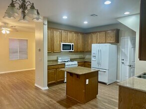 7208 Bombay Reef Ct in Las Vegas, NV - Building Photo - Building Photo