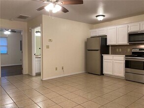 1 E 4th in Mulberry, AR - Building Photo - Building Photo