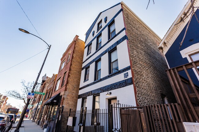 2102 N Damen Ave in Chicago, IL - Building Photo - Building Photo