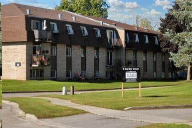 Cartier Court in Brockville, ON - Foto de edificio - Building Photo