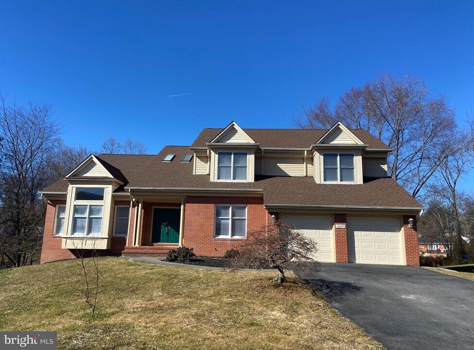10225 Clubhouse Ct in Ellicott City, MD - Building Photo
