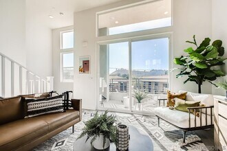 10472 San Diego Mission Rd in San Diego, CA - Building Photo - Building Photo