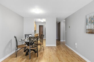 Campbell Place Apartments in Sault Ste Marie, ON - Foto de edificio - Building Photo