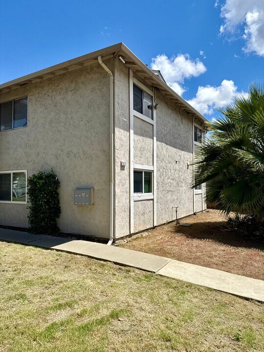 1612 Sycamore Dr in Antioch, CA - Building Photo