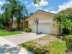 3967 Nighthawk Dr in Weston, FL - Building Photo - Building Photo