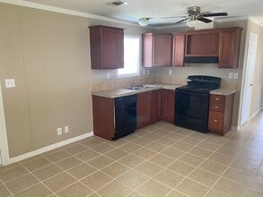 200 3rd St E in Nokomis, FL - Building Photo - Building Photo