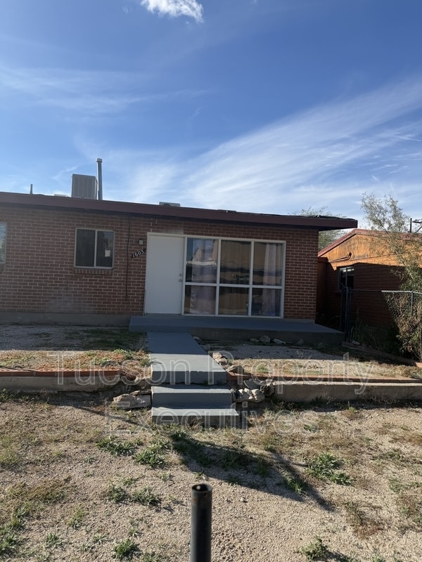 property at 1603 N Highland Ave